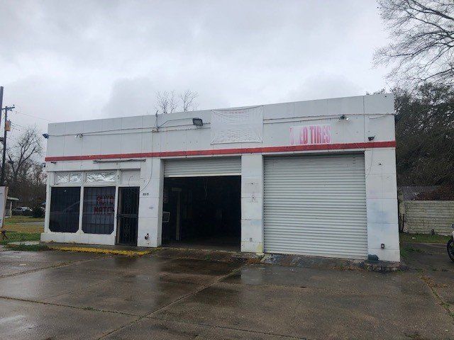 ± 1,400 SF Commercial Building: 3515 N Acadian Thruway, Baton Rouge, LA 70805